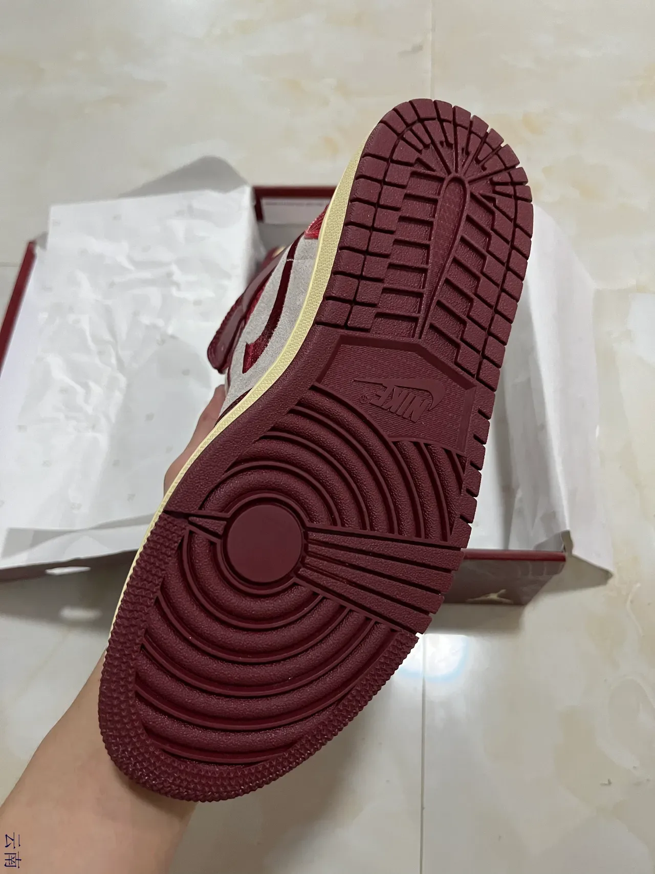 Air Jordan بورجوندي بيج عالية الارتفاع مطرزة تغطية نسيجية أحذية كرة السلة 7