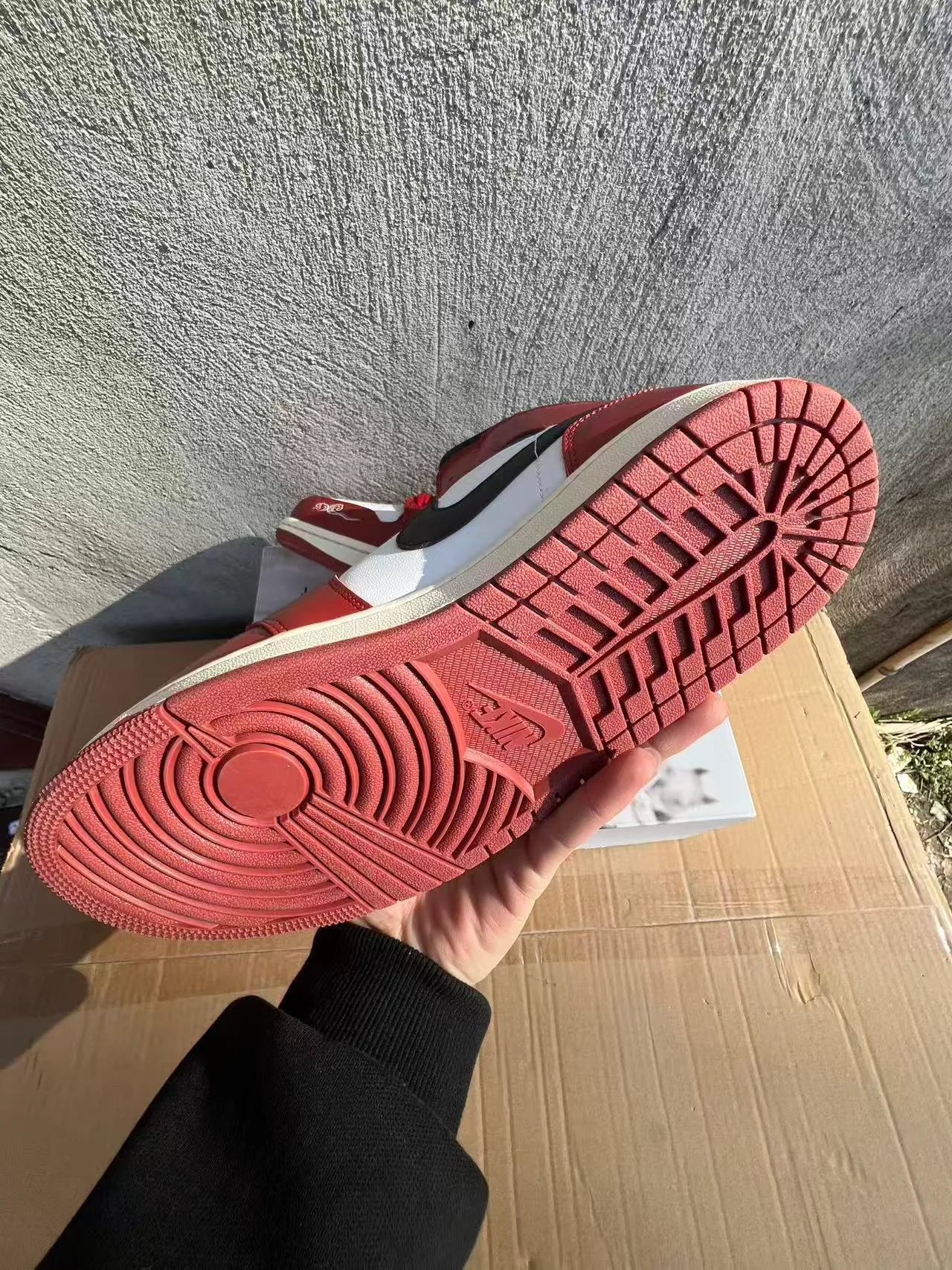 Tênis de basquete de cano alto Air Jordan com cabedal de couro vermelho e branco 7