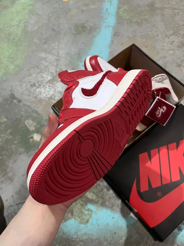 Air Jordan أحذية كرة السلة عالية من الجلد العلوي أحمر أبيض 4