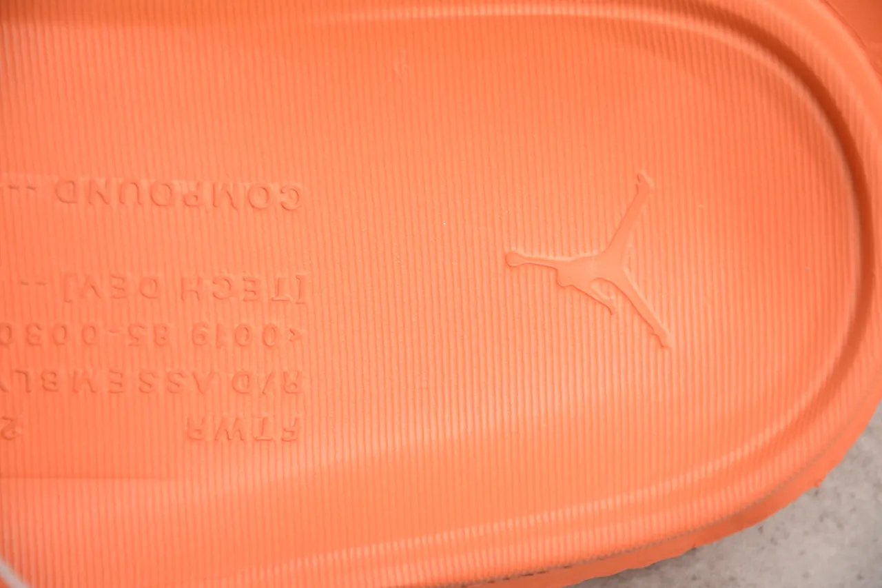 Air Jordan 橙色单带拖鞋 3