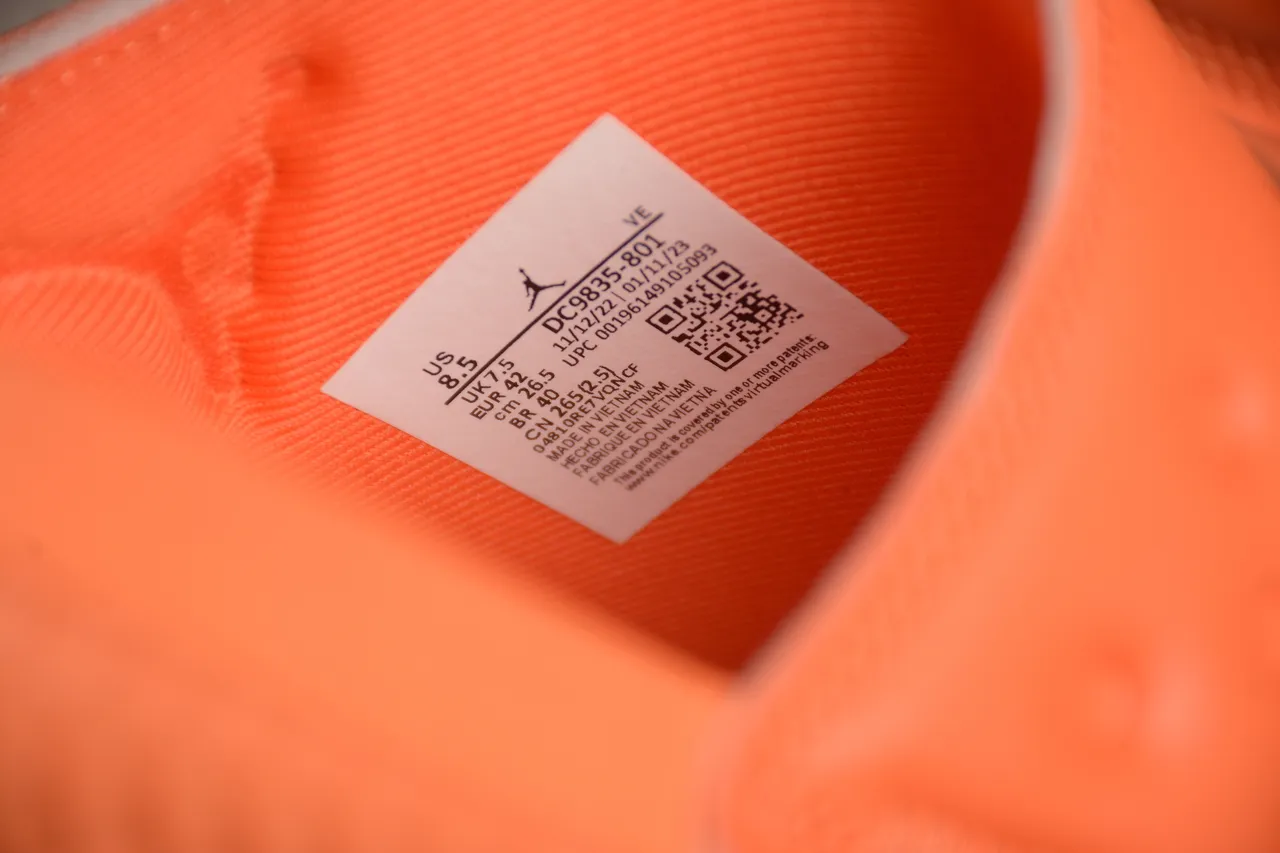 Air Jordan 橙色单带拖鞋 4