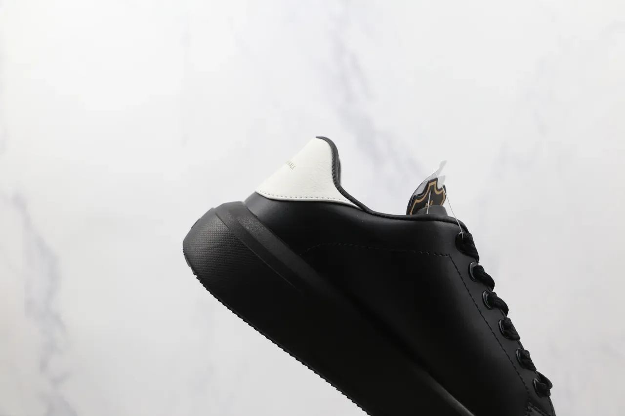 Alexander McQueen 超大码运动鞋 黑白银 NY Logo 生活方式运动鞋 6