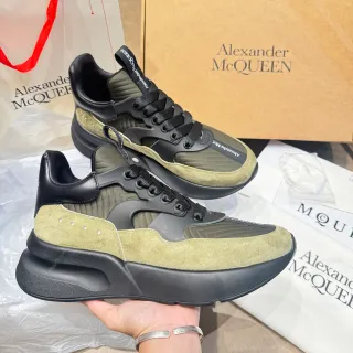 Alexander McQueen ओवरसाइज्ड स्नीकर ऑलिव ग्रीन और काला मोटे स्नीकर