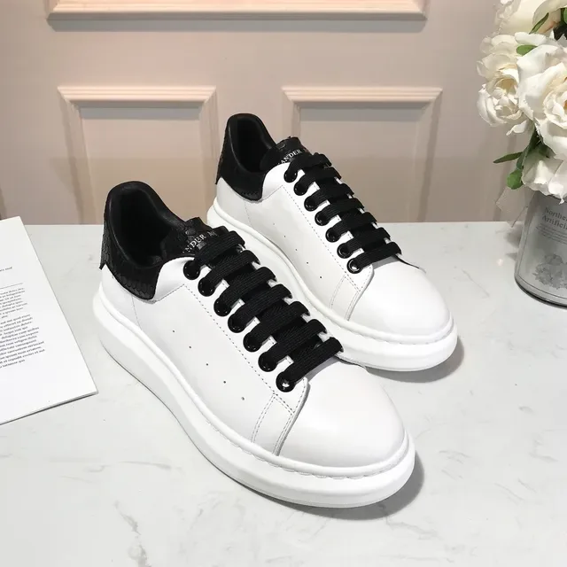 Alexander McQueen Tênis Oversized Branco e Preto Tênis Lifestyle 4