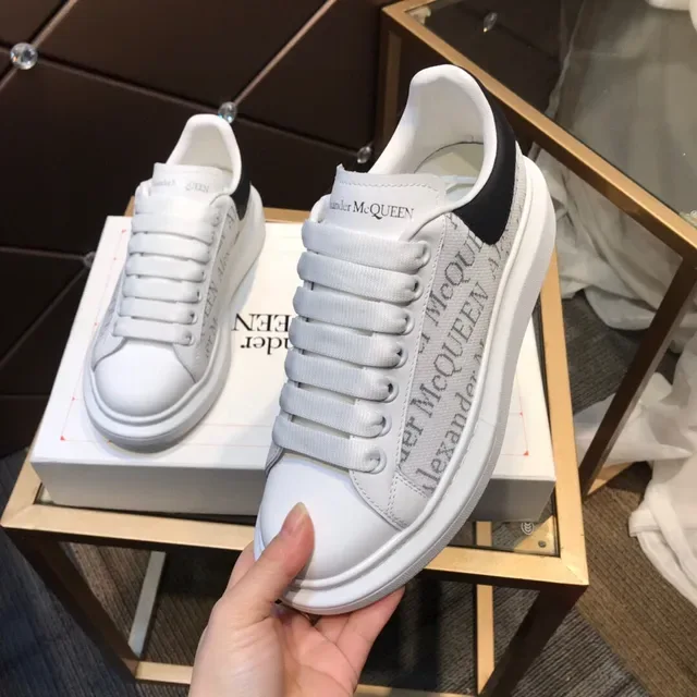 Alexander McQueen Oversized Sneaker Branco Preto Cinza Logo-Print Lifestyle Sneakers 2