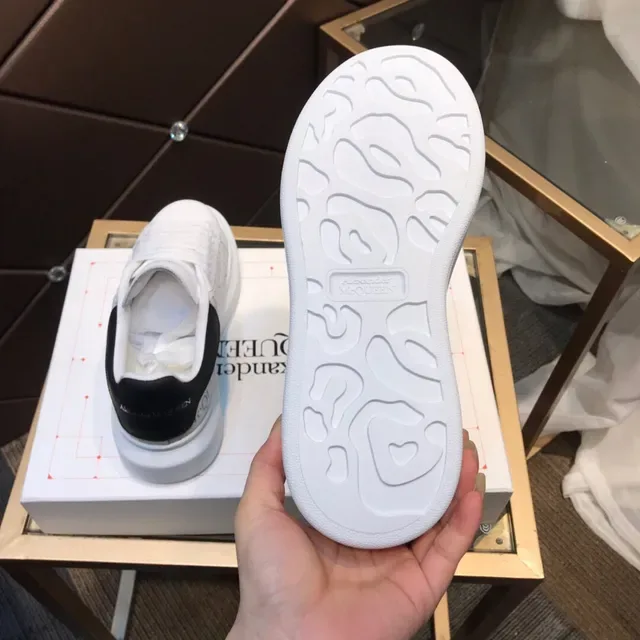 Alexander McQueen Oversized Sneaker Branco Preto Cinza Logo-Print Lifestyle Sneakers 3
