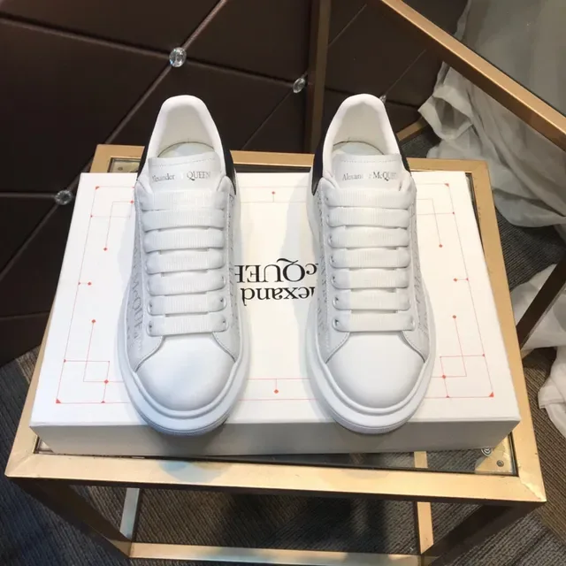 Alexander McQueen Oversized Sneaker Branco Preto Cinza Logo-Print Lifestyle Sneakers 9