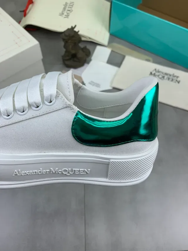 Alexander McQueen ओवरसाइज सफेद हरा कैनवास ऊपरी मोटा टेक्स्चर्ड रबर सोल लाइफस्टाइल स्नीकर 4