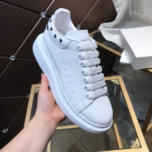 Alexander McQueen Baskets Oversized Blanches Style De Vie 2