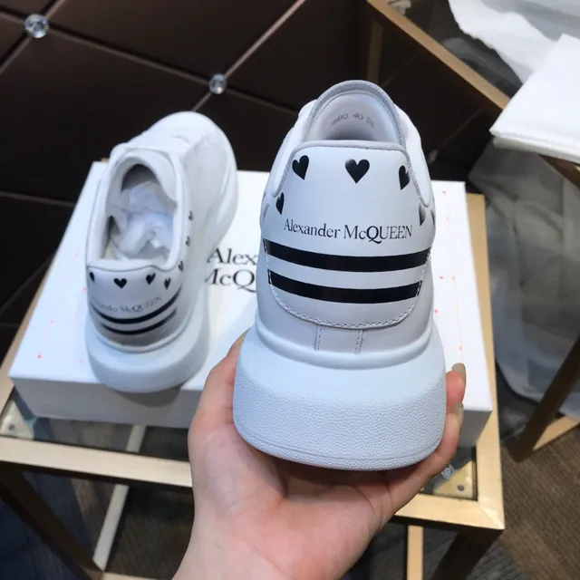 Alexander McQueen Baskets Oversized Blanches Style De Vie 6