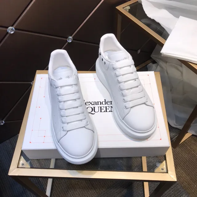 Alexander McQueen Baskets Oversized Blanches Style De Vie 7