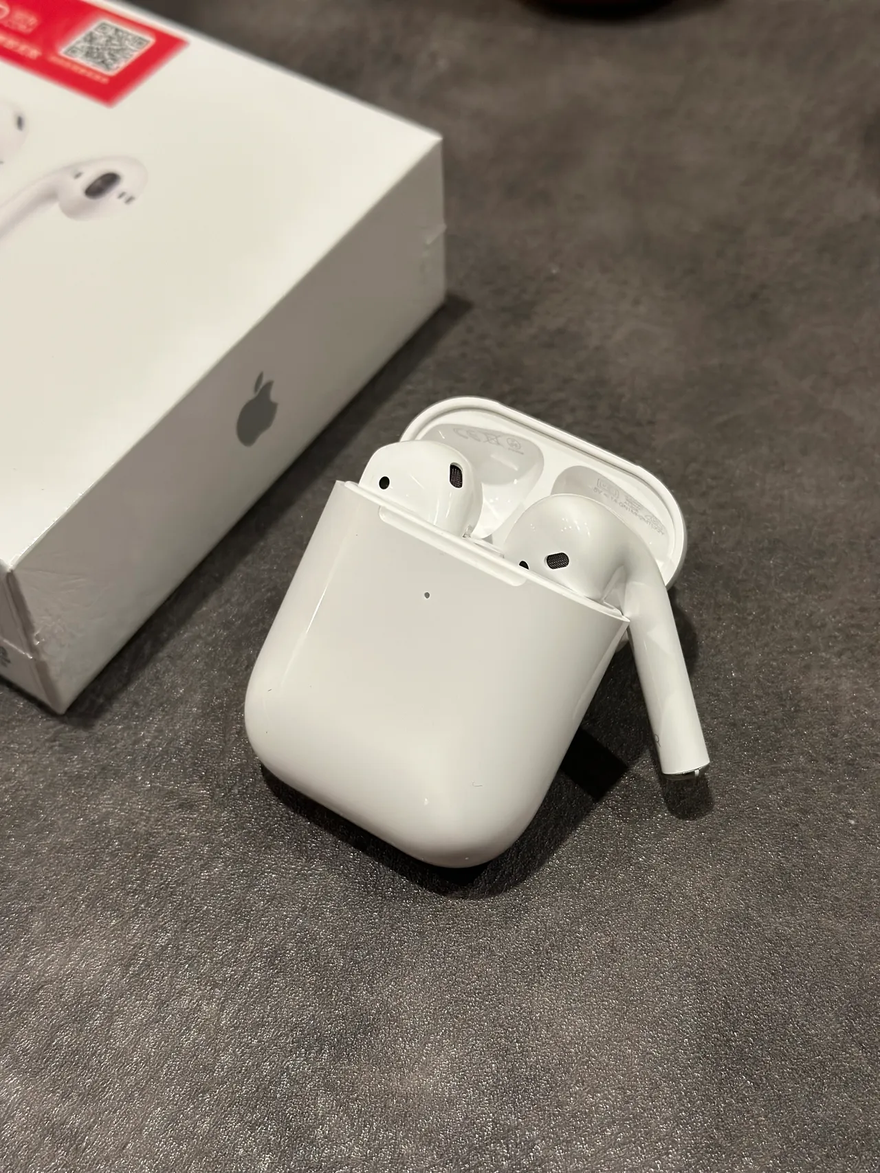 Apple AirPods 白色茎式开放式 TWS 耳机 9