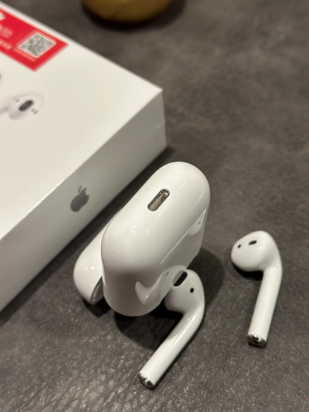Apple AirPods 白色茎式开放式 TWS 耳机 11