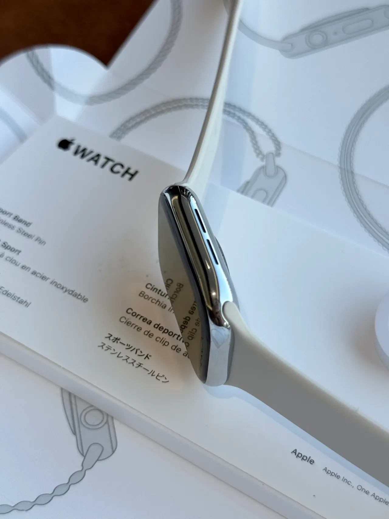 Apple Beige Silver Flat-Edged Stainless Steel Case Off-White Silicone Band Sports Watch 4