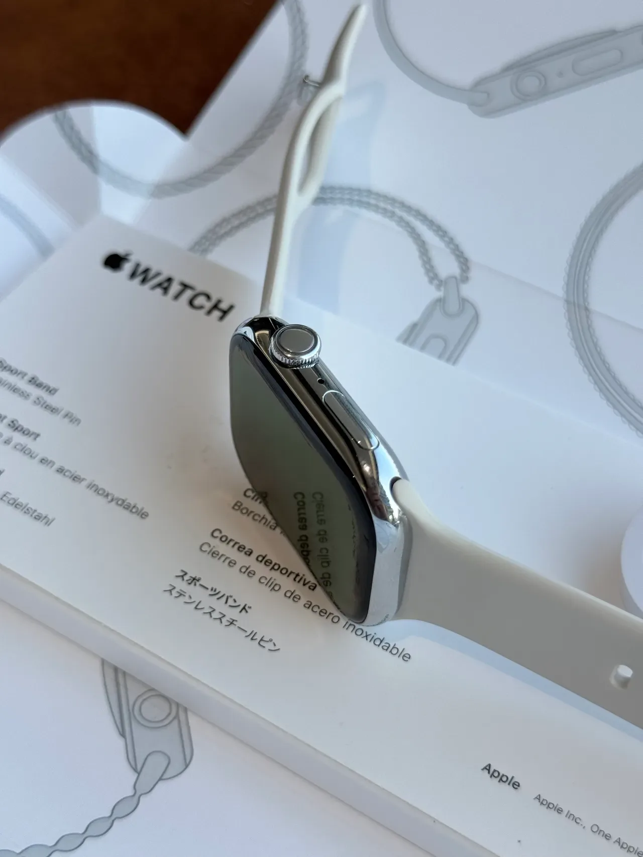 Apple Beige Silver Flat-Edged Stainless Steel Case Off-White Silicone Band Sports Watch 5
