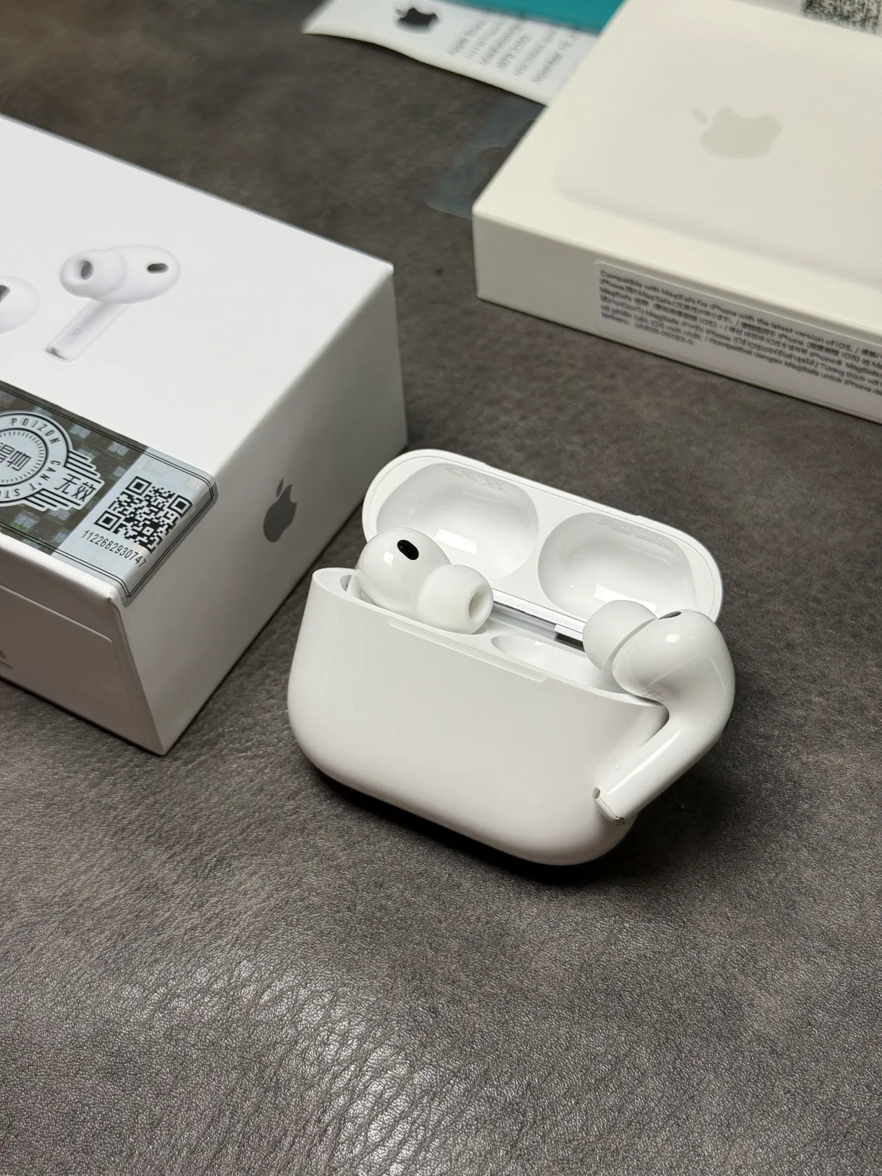 Apple White Stem-Style Open-Fit TWS Earbuds 2