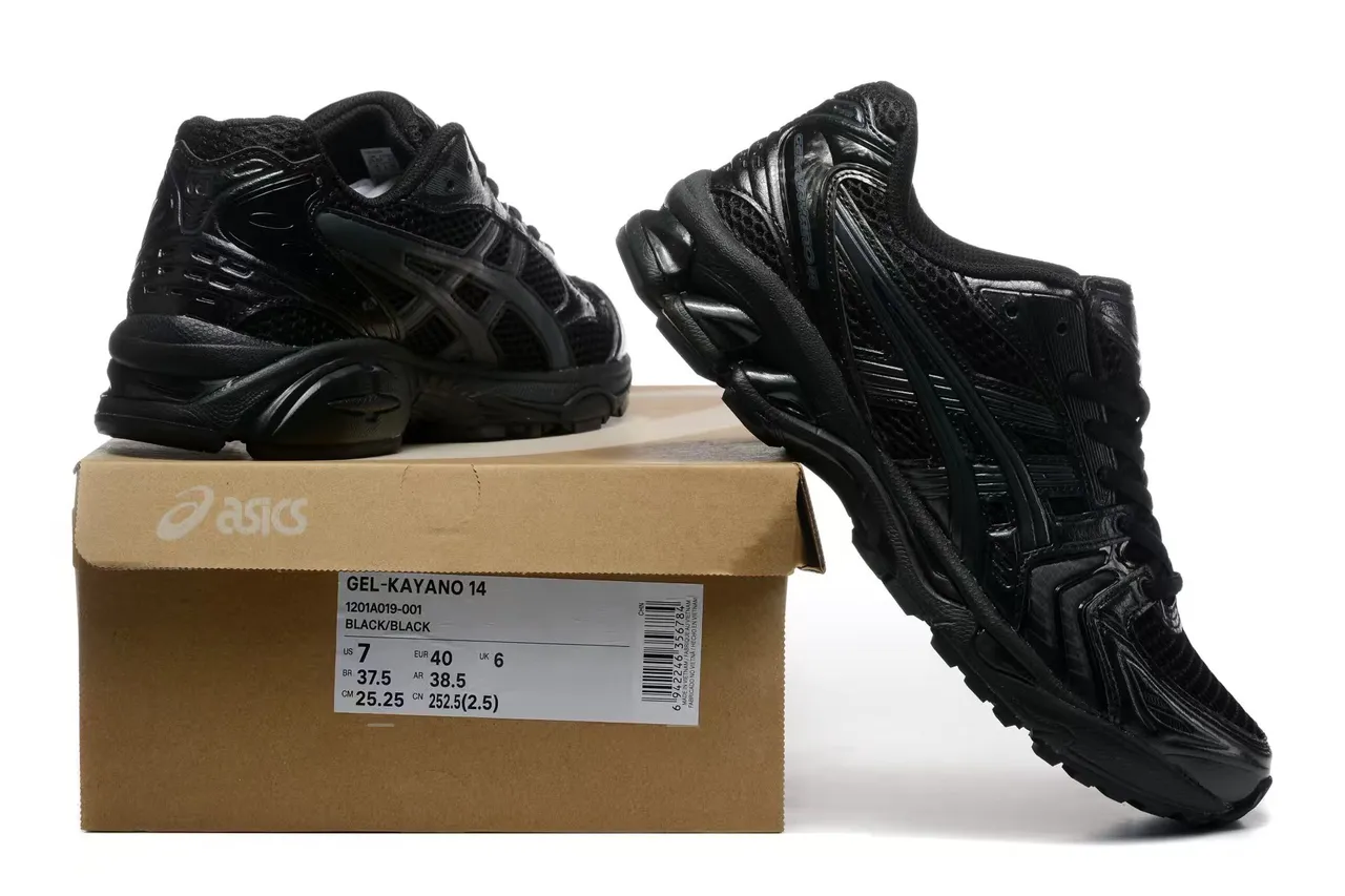 ASICS Gel-Kayano 黑色跑鞋 5