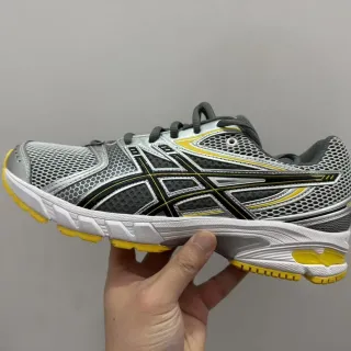 ASICS Gel-Kayano Silver Black Yellow 跑鞋