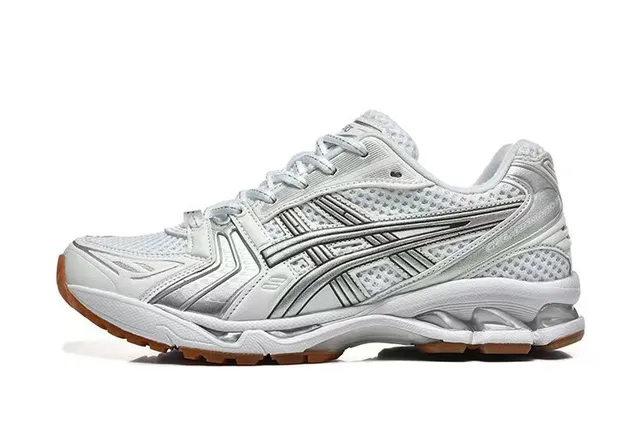 ASICS Gel-Kayano 白色银灰色跑鞋 2