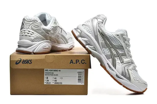 ASICS Gel-Kayano 白色银灰色跑鞋 6