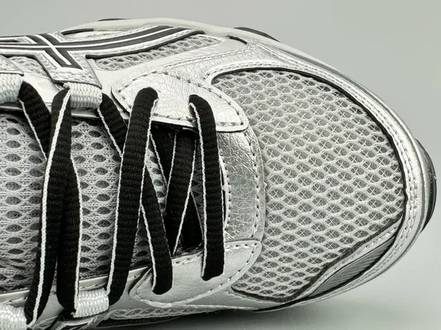 ASICS Silver Black Mesh And Synthetic Overlay Upper Wavy Translucent Midsole Pods Running Shoes 3