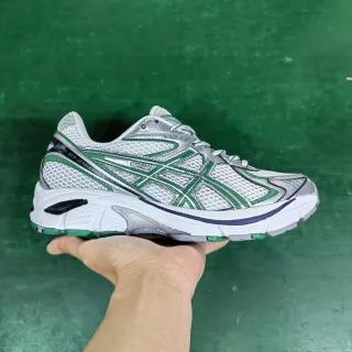 ASICS 白绿 网面和合成覆盖层构造 侧向虎纹图案 跑鞋