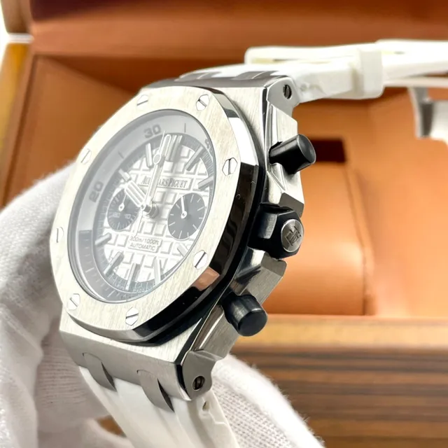 Audemars Piguet Royal Oak Offshore Chronograph 白色表盘 白色橡胶表带 机械腕表 3