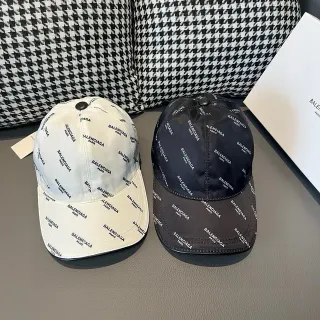 Balenciaga 全覆盖 Logo 印花棒球帽