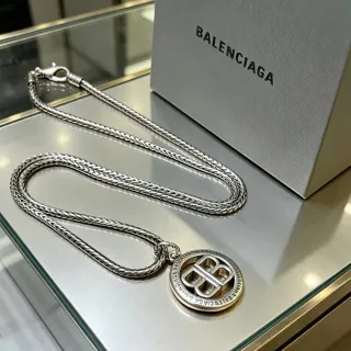 Balenciaga BB Coin Pendant Colar de corrente trançada