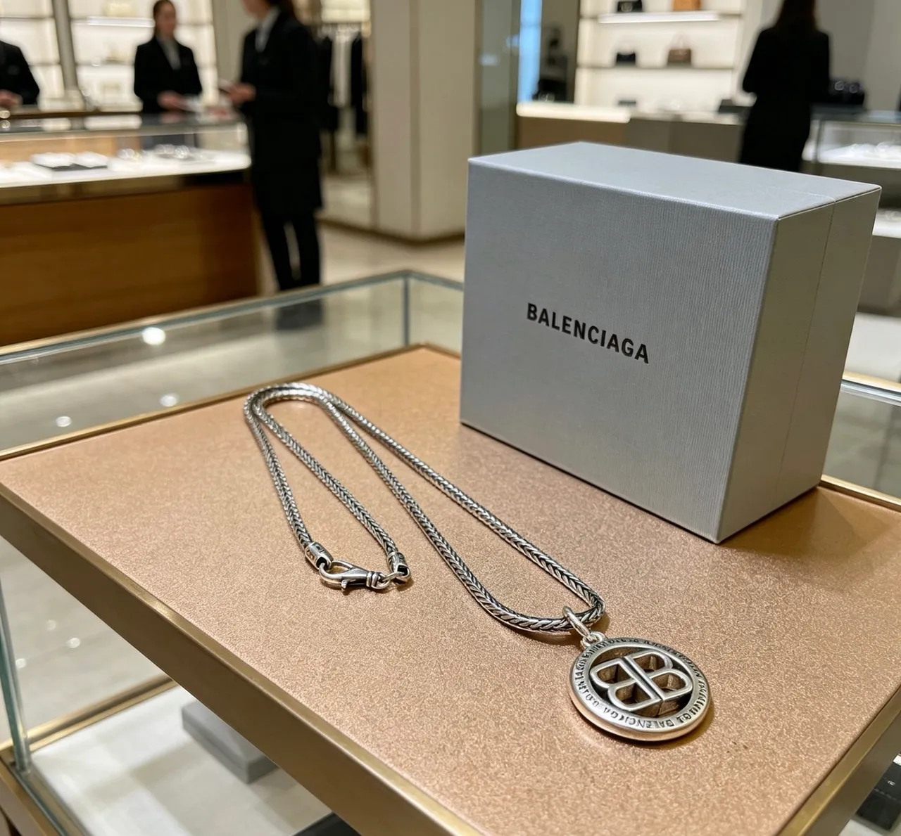 Balenciaga BB Coin Pendant 编织链项链 3