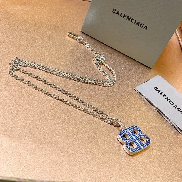 Balenciaga BB collar cadena curb-link plata azul cristales pavé 3