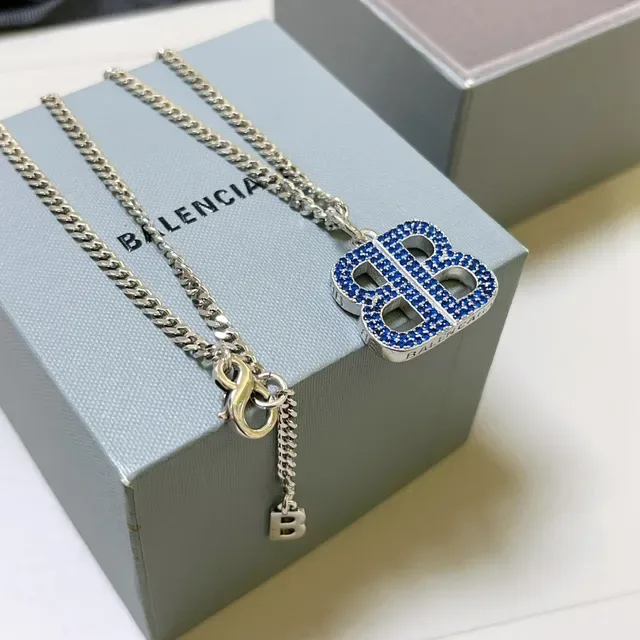 Balenciaga BB collar cadena curb-link plata azul cristales pavé 4