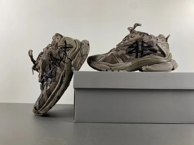 Balenciaga Beige Black Deconstructed Graffiti-Painted Chunky Sneakers 14