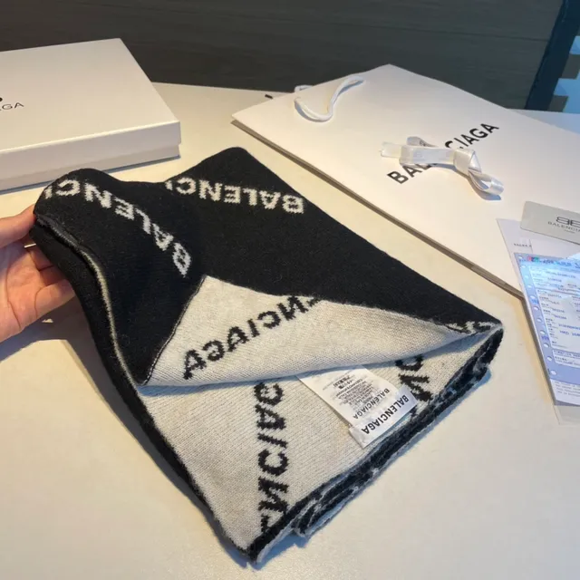 Balenciaga Black Gray Logo-Intarsia Knit Two-Tone Reversible Scarve 4