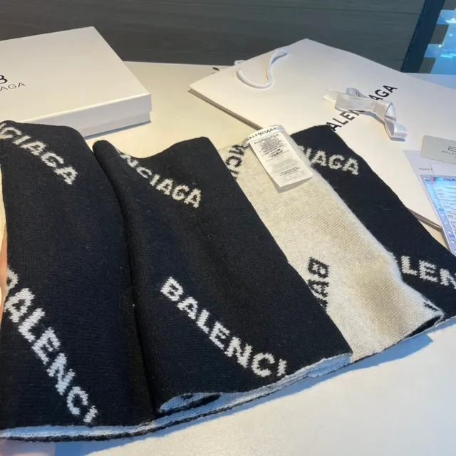 Balenciaga Black Gray Logo-Intarsia Knit Two-Tone Reversible Scarve 5