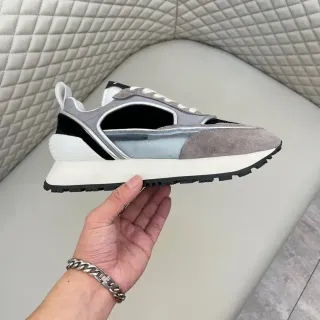 Balenciaga ग्रे बेज असममित कटआउट साइड पैनल लेयर्ड सूड मेश अपर चंकी स्नीकर