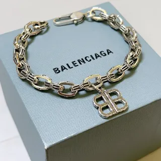 Pulseira Balenciaga Logo Charm Prata Corrente Chunky Link Ornada Dupla B