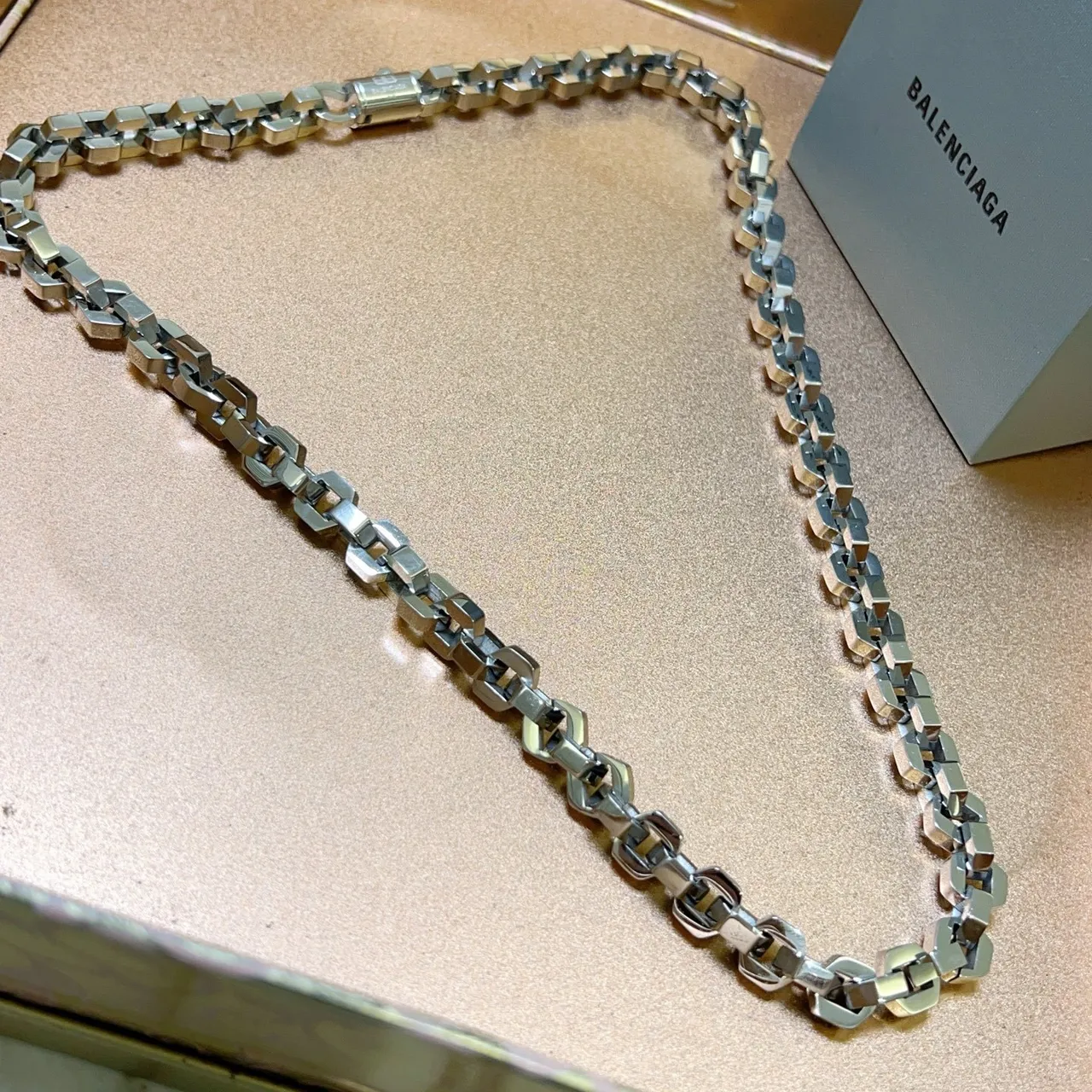 Balenciaga Silver Geometric Faceted Links Polished Metal Necklace 3