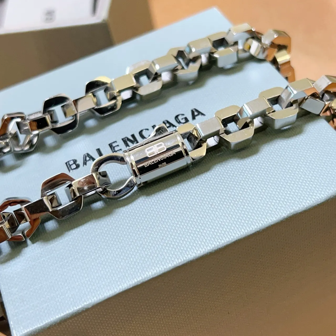Balenciaga Silver Geometric Faceted Links Polished Metal Necklace 4