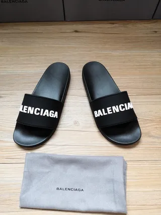 Balenciaga Slide sandales noires avec logo 4