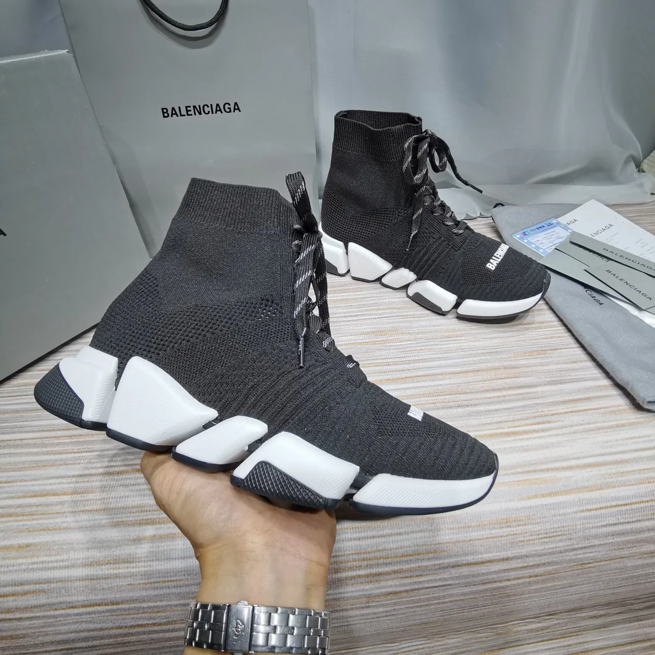 Balenciaga Speed Trainer baskets chunky noires et blanches 4
