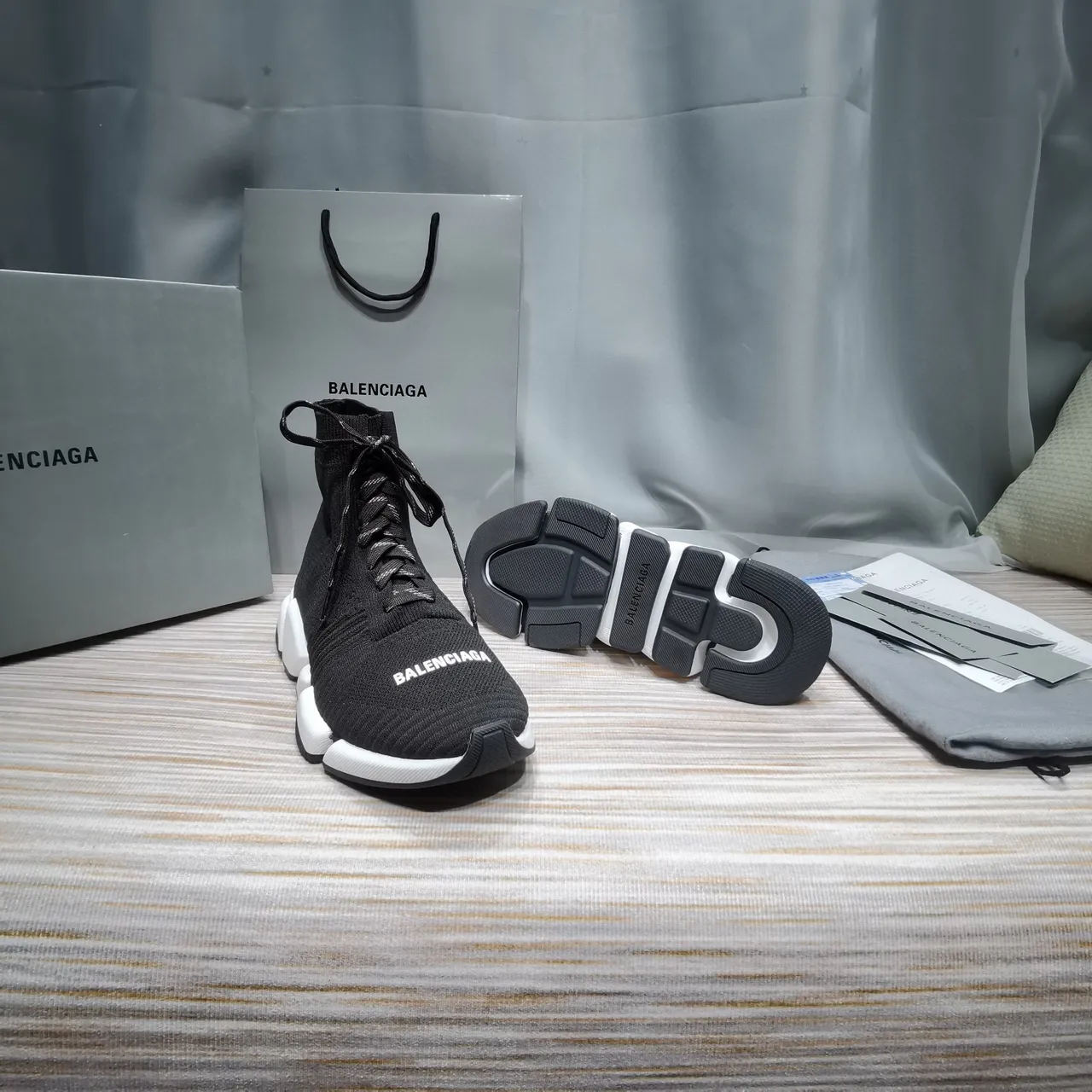 Balenciaga Speed Trainer baskets chunky noires et blanches 5