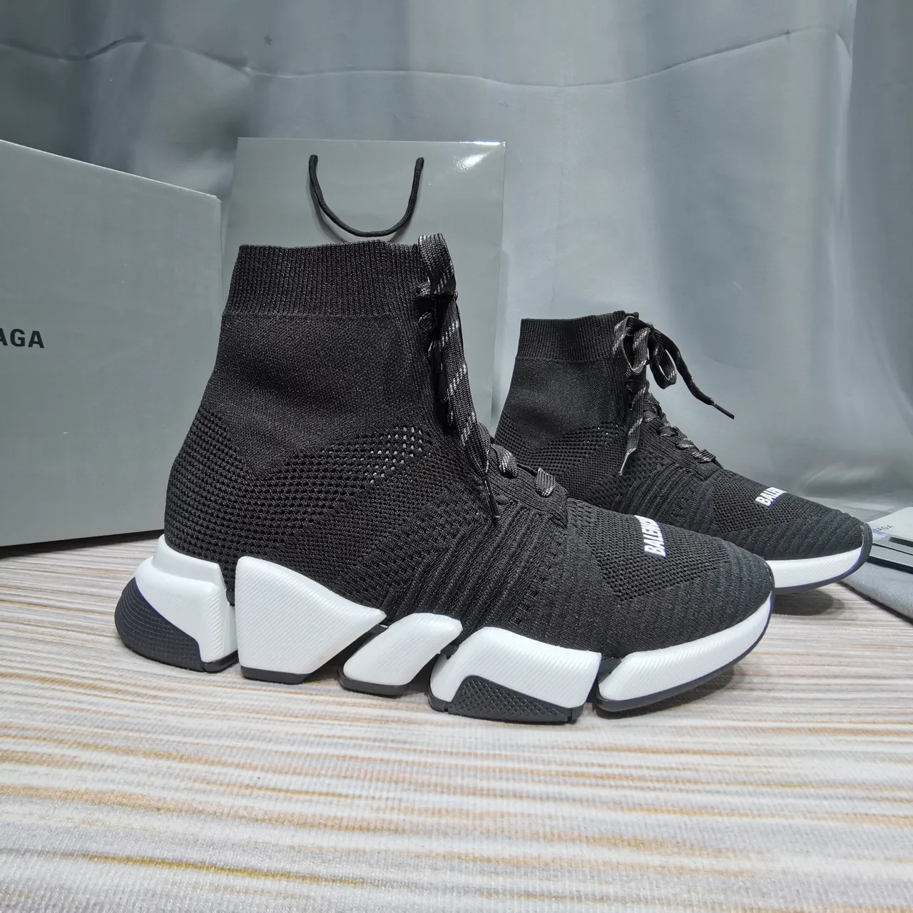 Balenciaga Speed Trainer baskets chunky noires et blanches 6