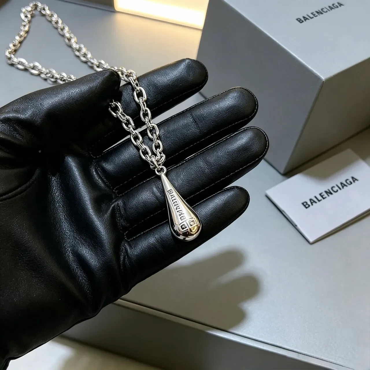 Balenciaga Collier Goutte Argent Noir Chaîne Maillons Grosses Gravée 9