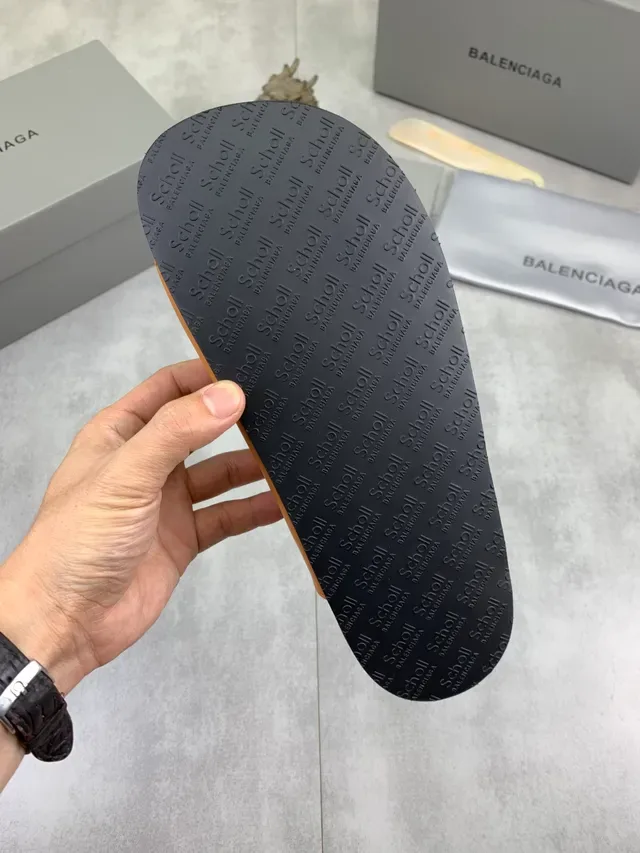 Balenciaga Triple Buckle Tan চামড়ার ক্যাজুয়াল স্যান্ডেল 2