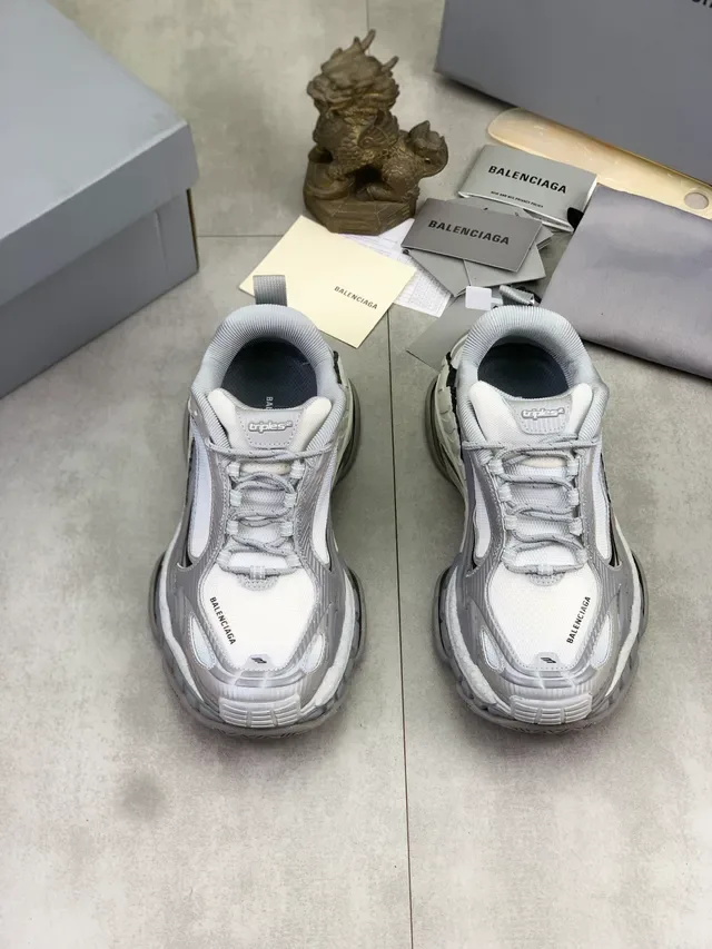 Balenciaga Triple S Tênis Cinza e Branco Chunky 6