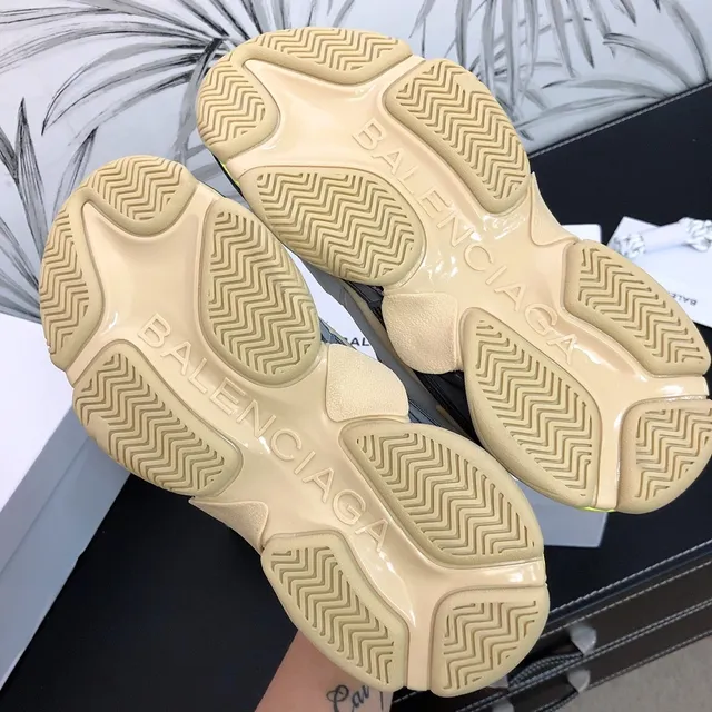 Balenciaga Triple S gris beige amarillo neón zapatillas chunky 3