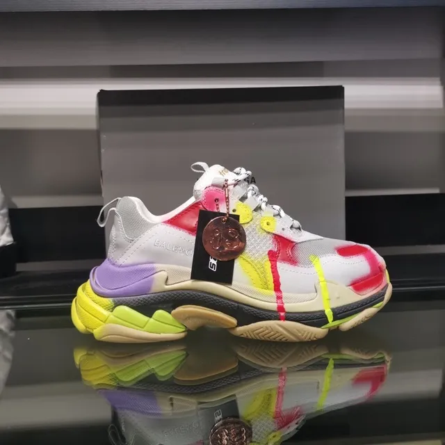 Balenciaga Triple S sneakers épaisses multicolores avec éclaboussures de peinture 1