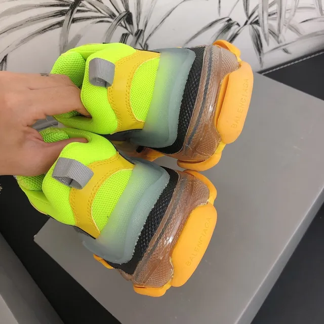 Balenciaga Triple S নিওন হলুদ কমলা ধূসর চাঙ্কি স্নিকার 4