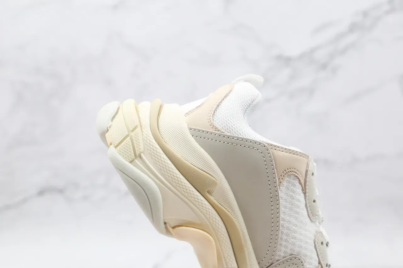 Balenciaga Triple S Off-White Beige চাঙ্কি স্নিকার 6